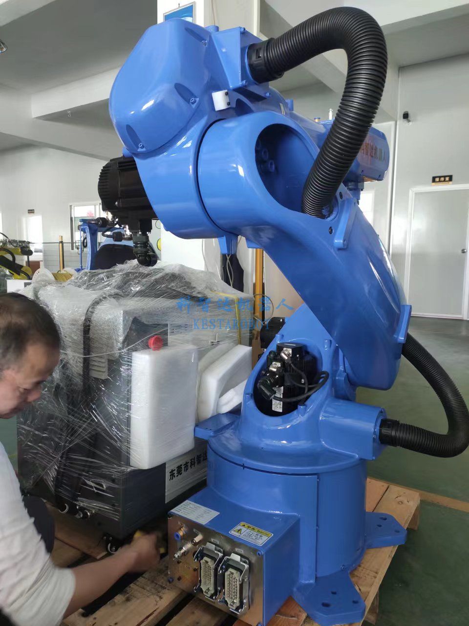 四軸六軸機(jī)器人出貨(圖11) 四軸六軸機(jī)器人出貨(圖11)