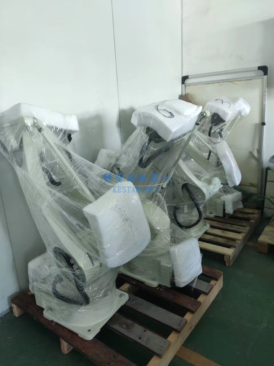 四軸六軸機(jī)器人出貨(圖16) 四軸六軸機(jī)器人出貨(圖16)